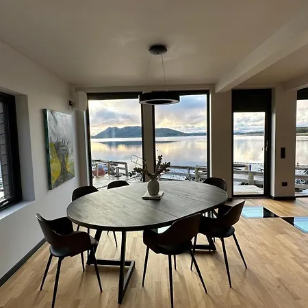 Nordic Waterside Escape Ulsvåg