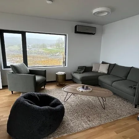 Nordic Waterside Escape Semesterbostad